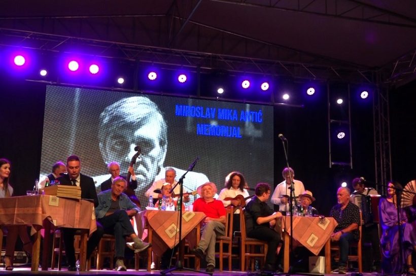 Mokrin čuva sećanje na Miku Antića kroz 40. Memorijal „Ulepšavanje nevidljivog“