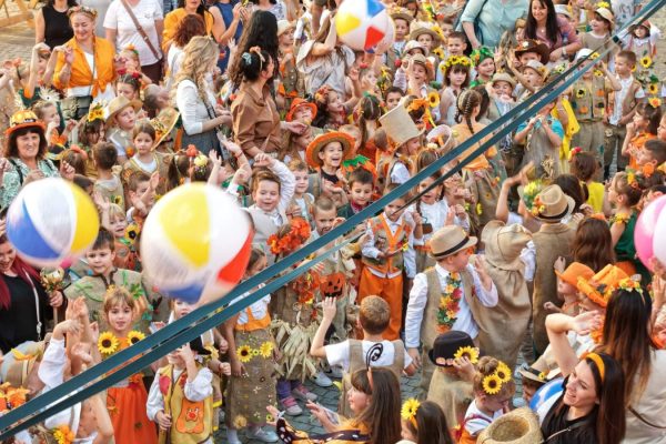 Karneval maskiranih predškolaca najlepši deo ,,Dana ludaje”